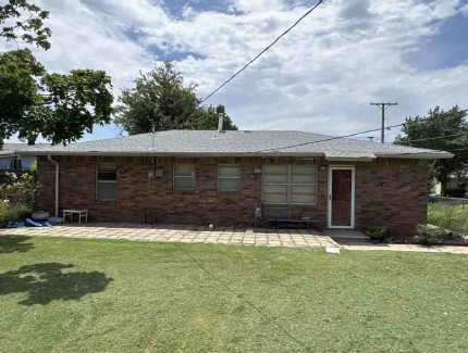 Exterior Side DSCR Loan Oklahoma City OK Exterior side of property