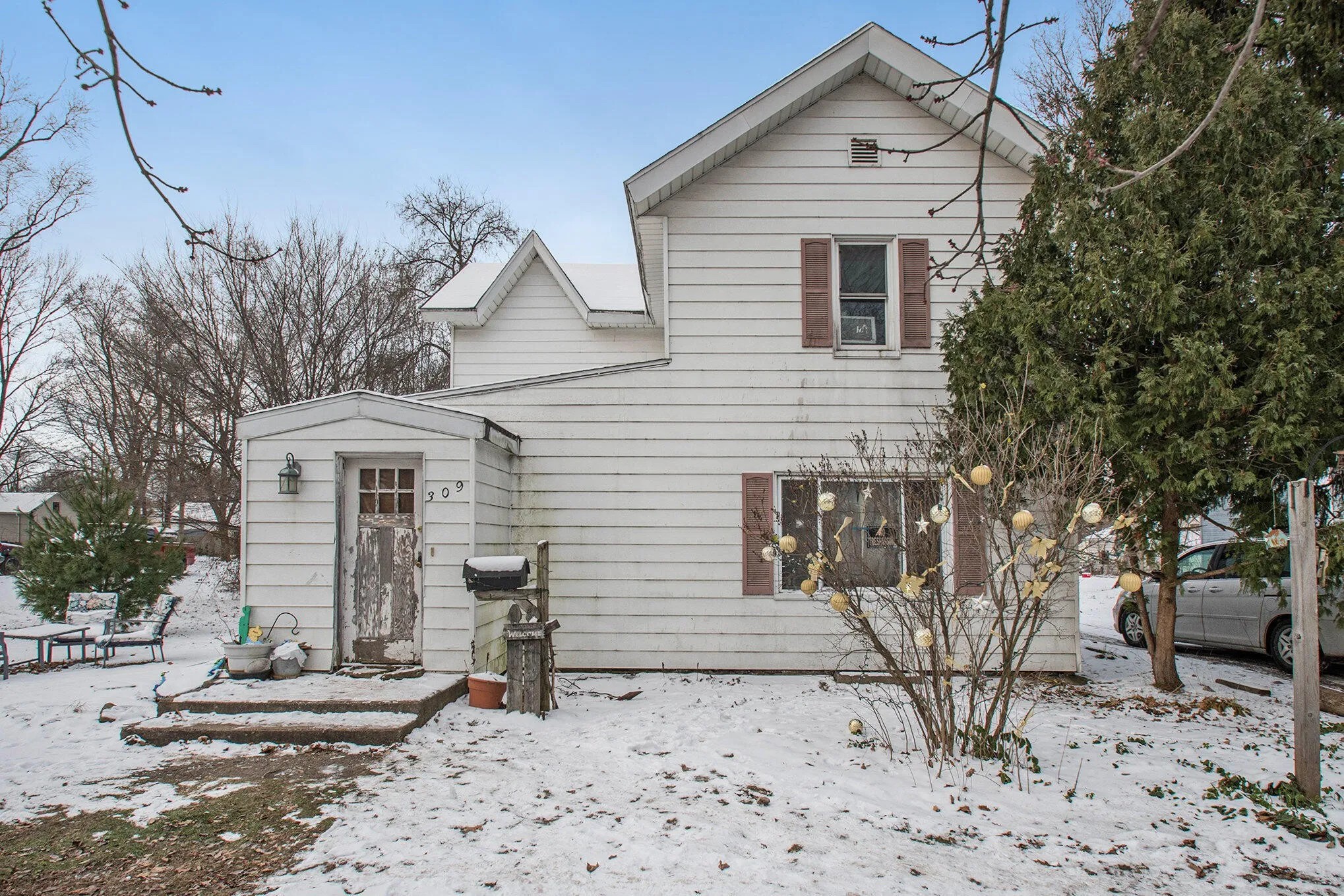 Front exterior of property - fix and flip in Dowagiac Michigan