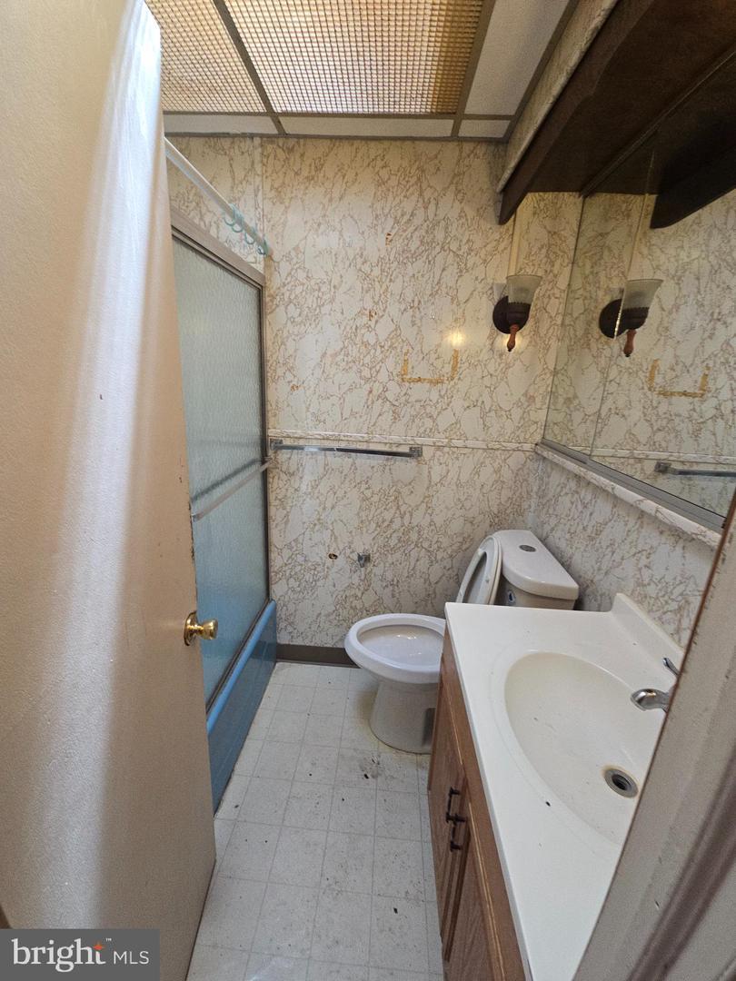 Bathroom DSCR- Linwood PA Photo of Bathroom 1 -DSCR Loan Linwood, PA