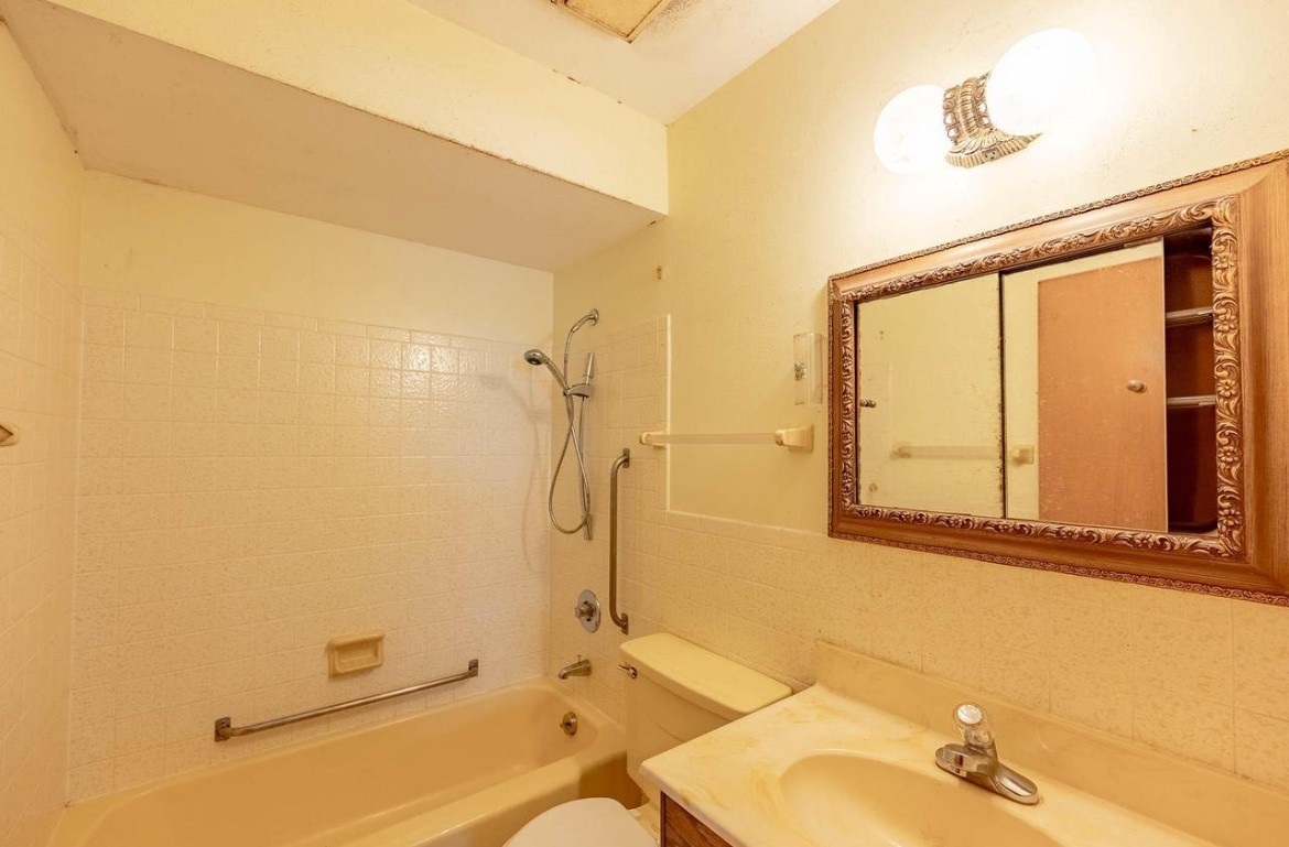 Bathroom Fix and Flip West Allies, WI Photo Of bathroom