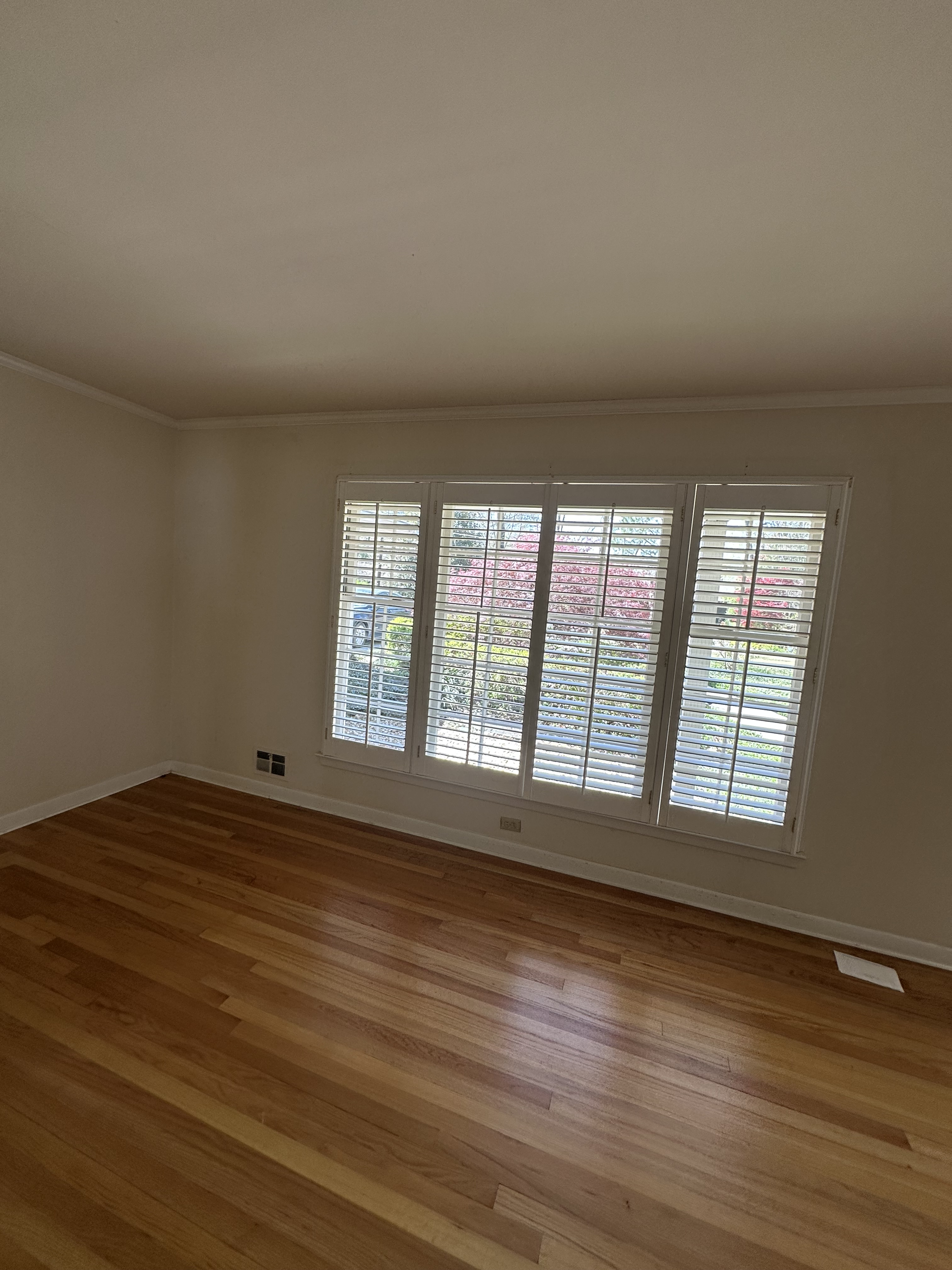 Main interior Window- Fix and flip Atlanta GA Living room Window - Fix and flip in Atlanta GA