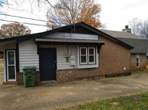 Exterior view of AL hard money fix and flip loan