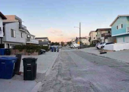 Exterior Street- Oxnard, CA - DSCR