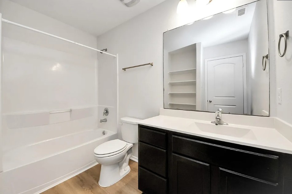 Bathroom- Fix and Flip - New Caney, TX