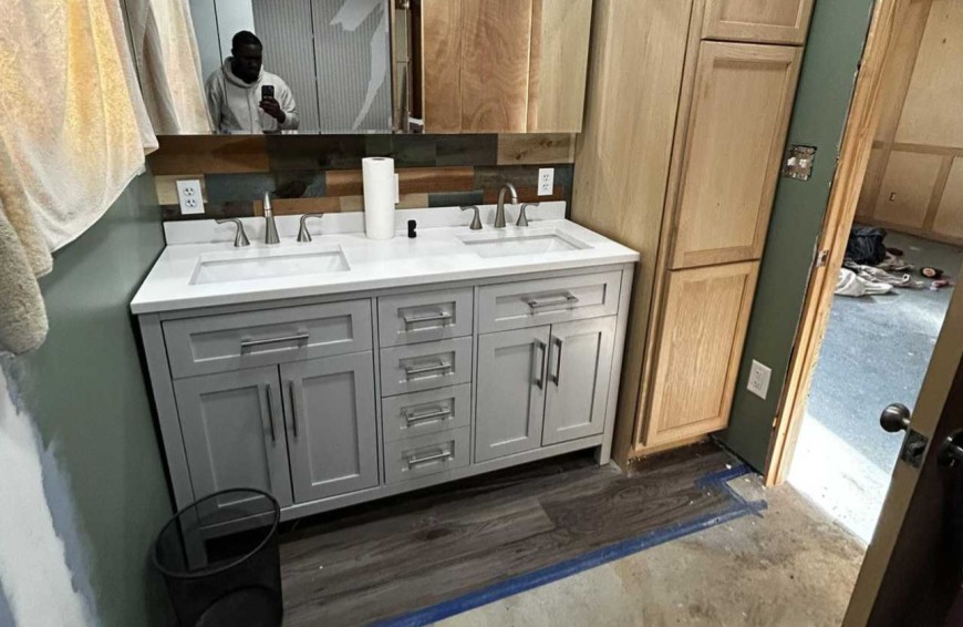 Bathroom - Fix and flip Carlisle, OH