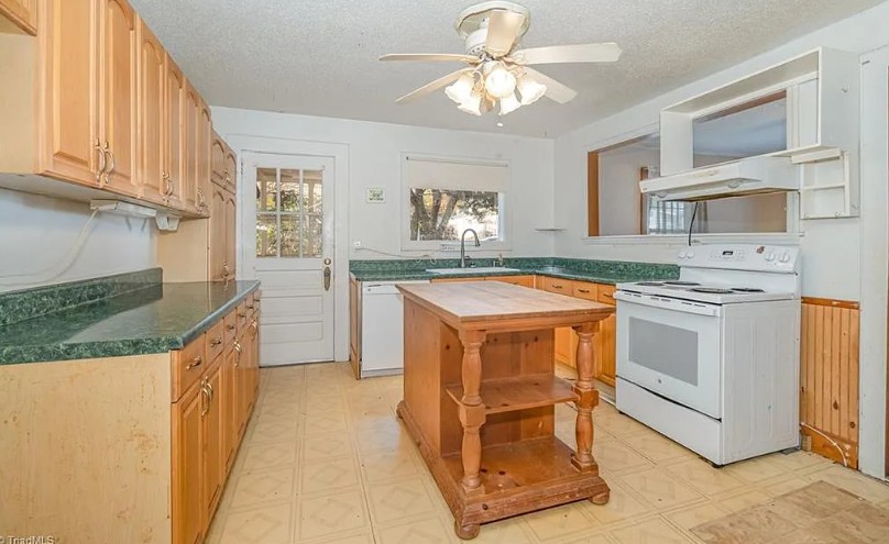 Kitchen- Fix and flip - Thomasville, NC