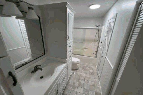 Bathroom- DSCR- Nashville, TN