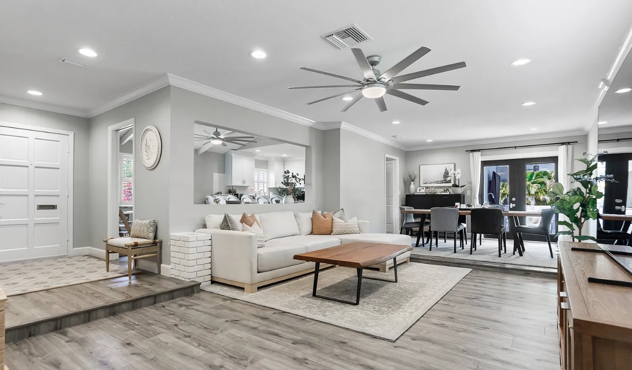 Living Room - DSCR- Tampa FL