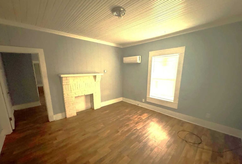 Living Room - Fix and flip - Memphis, TN