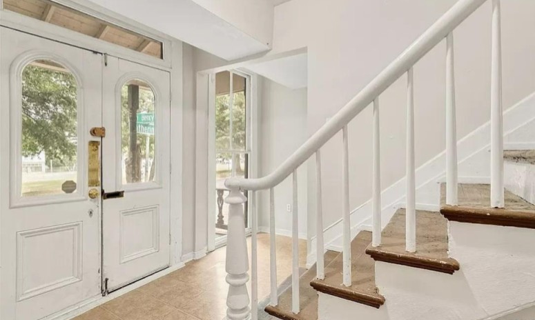 Stair case- Fix and flip- Richmond VA