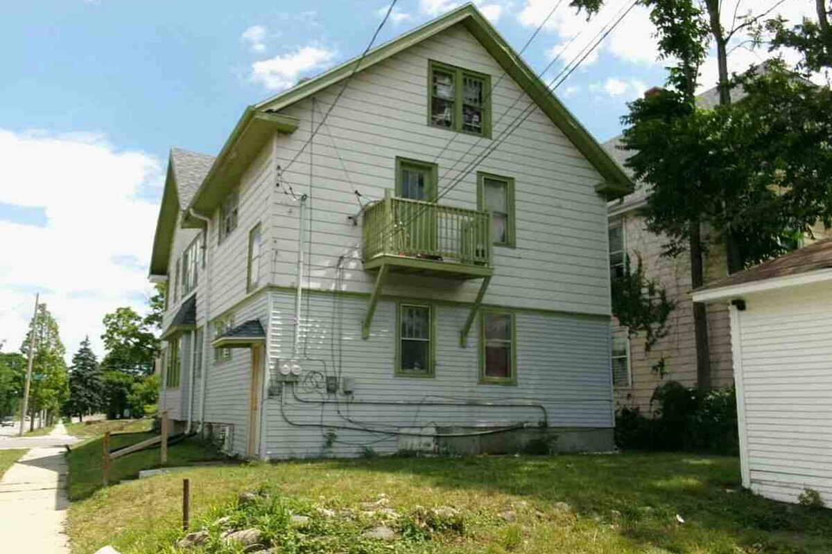 Milwaukee dscr loan — subject property photo 1
