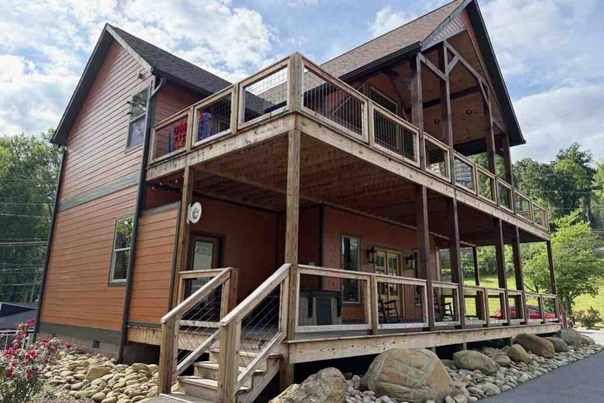Gatlinburg dscr loan — subject property photo 2