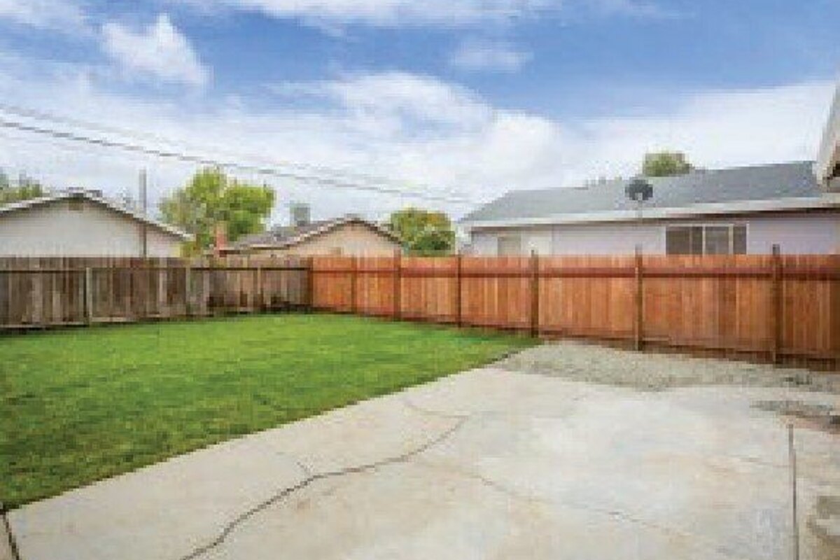 Marysville fix and flip loan — subject property photo 2