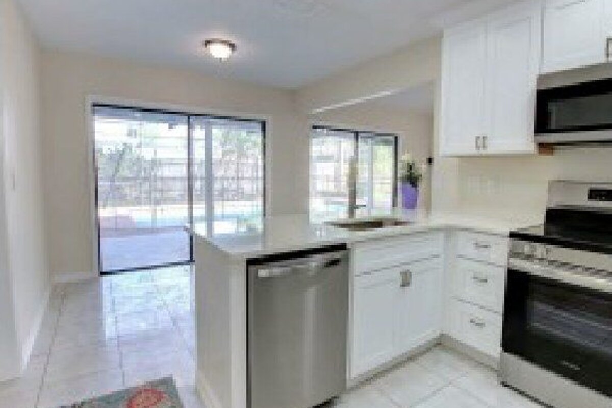 Longwood fix and flip loan — subject property photo 5