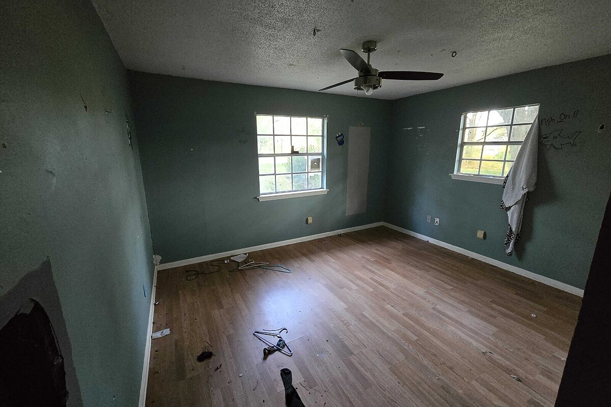 Madisonville fix and flip loan — subject property photo 2