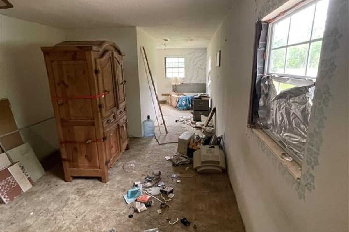 Vidor fix and flip loan — subject property photo 2