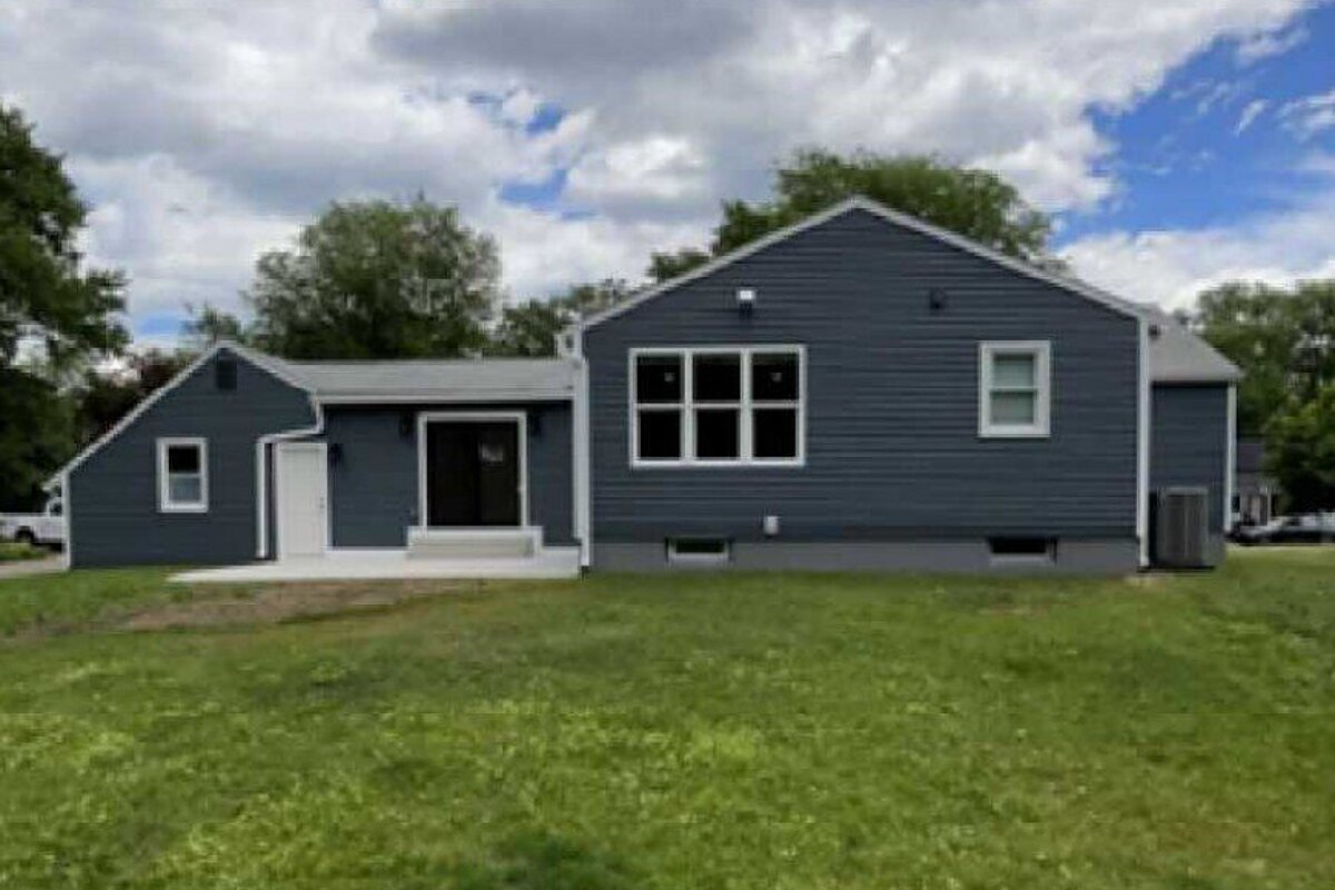 East Longmeadow dscr loan — subject property photo 3