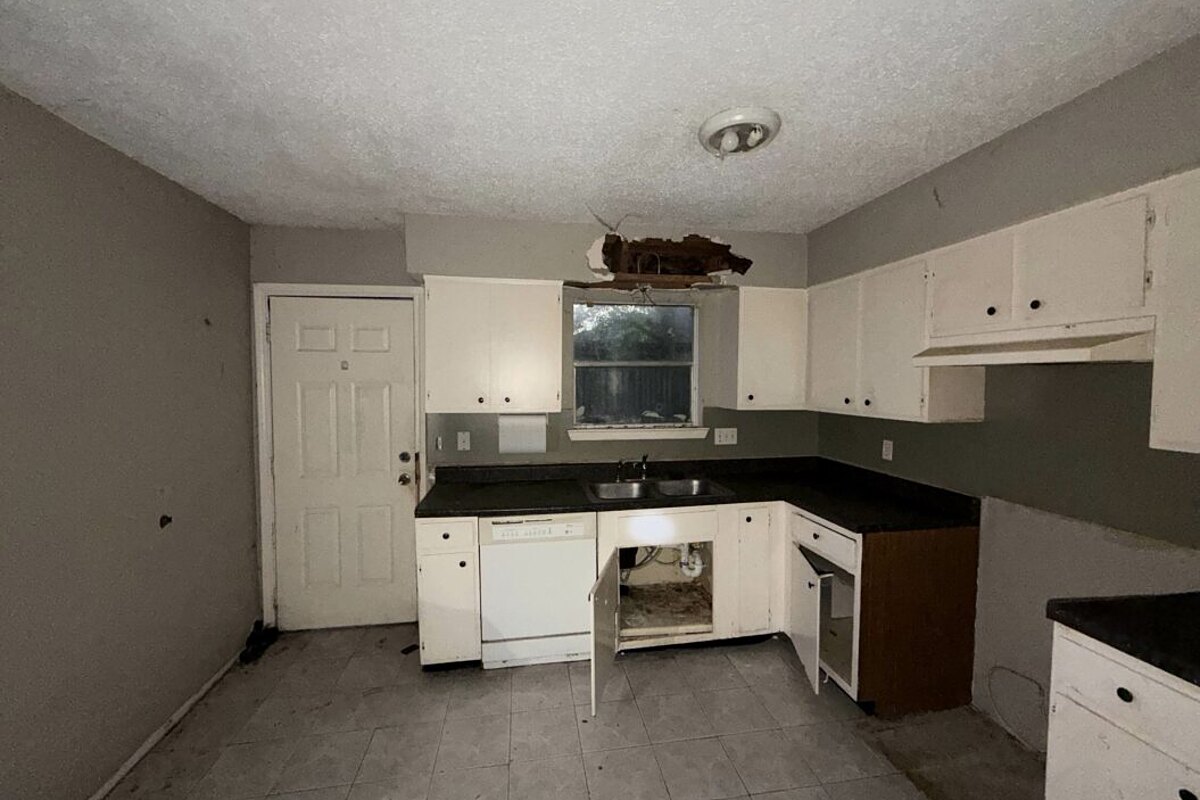 Spring fix and flip loan — subject property photo 7