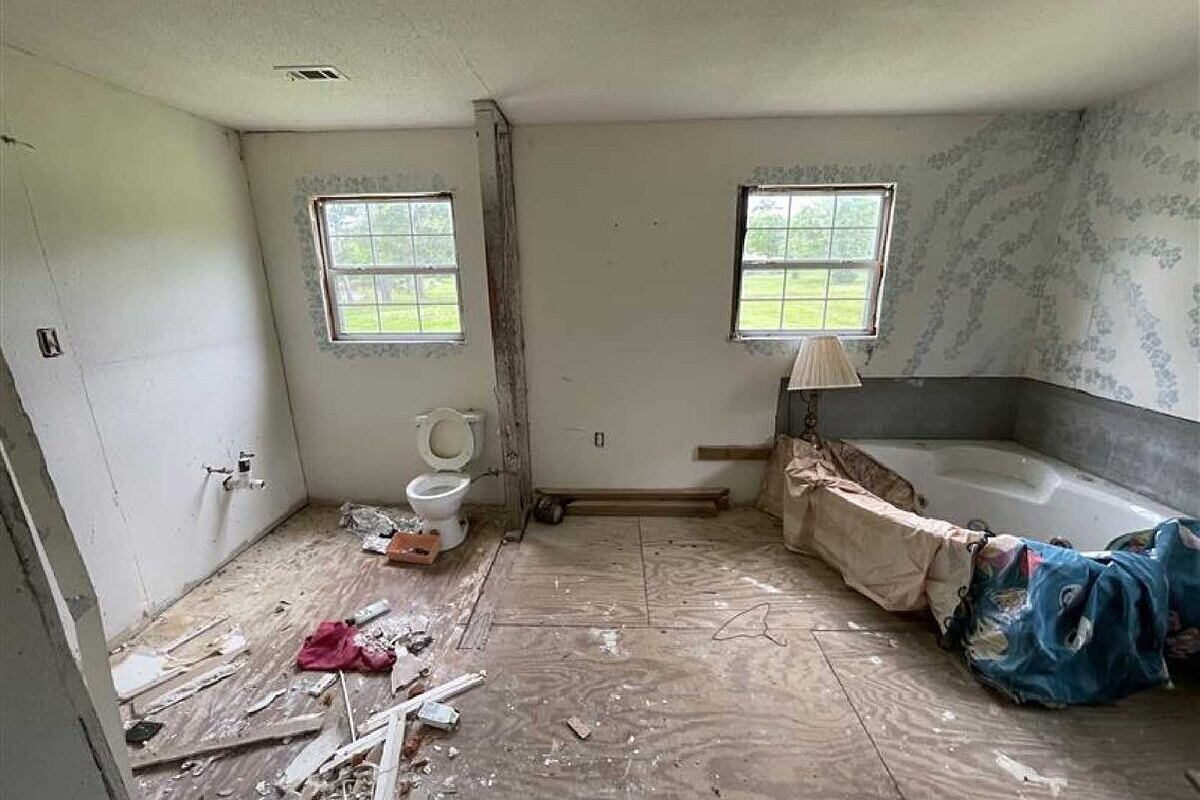 Vidor fix and flip loan — subject property photo 7