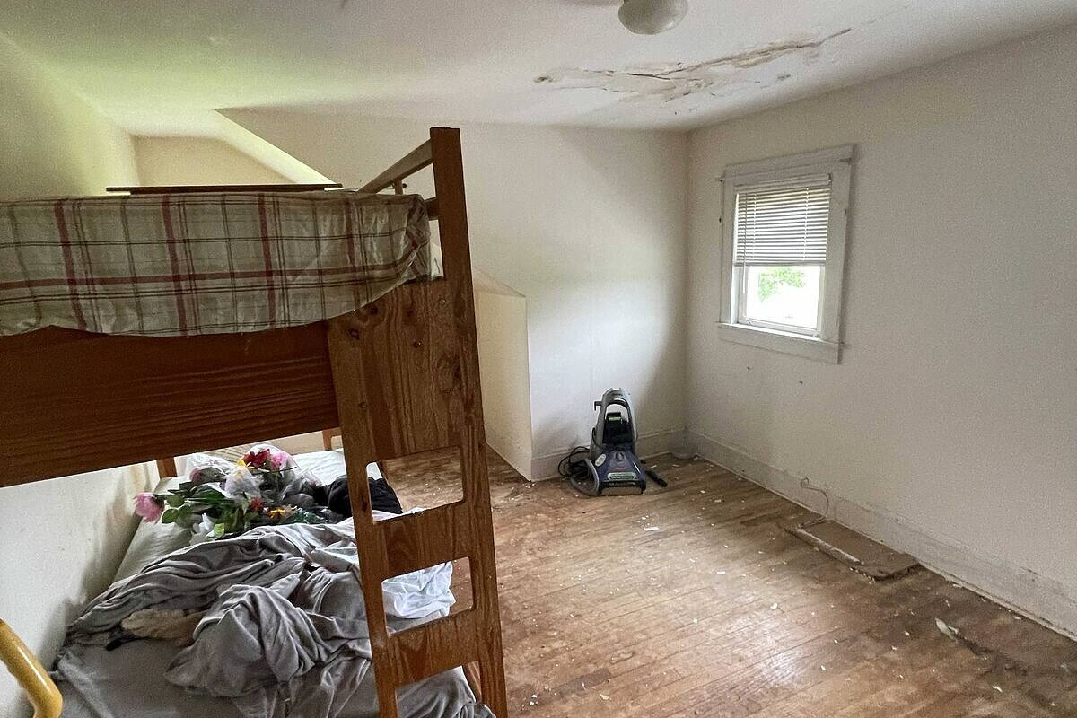 Goshen fix and flip loan — subject property photo 7