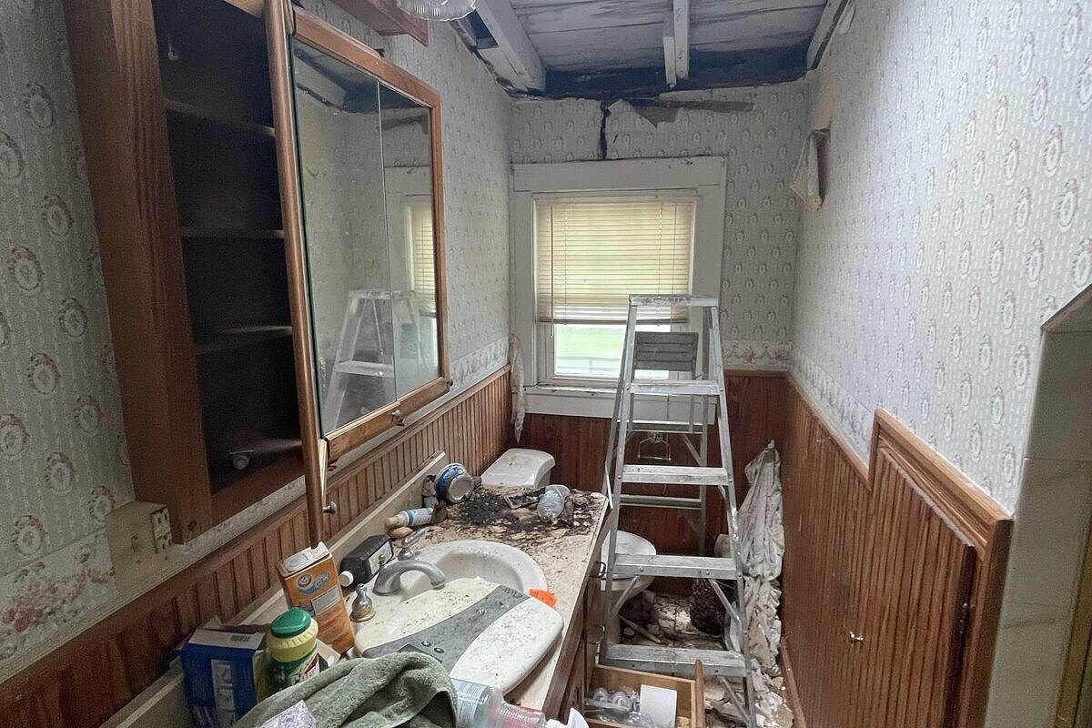 Goshen fix and flip loan — subject property photo 1