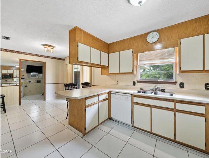 Panama City fix and flip loan — subject property photo 8