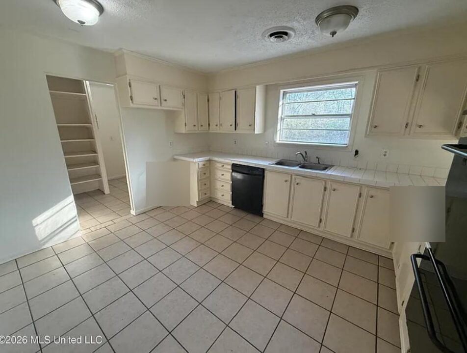 Jackson fix and flip loan — subject property photo 5
