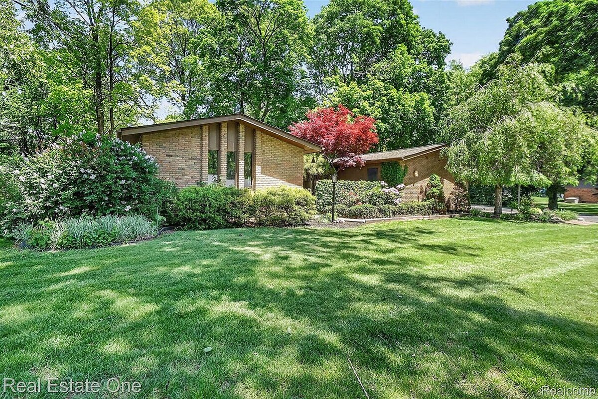 Bloomfield Hills fix and flip loan — subject property photo 2