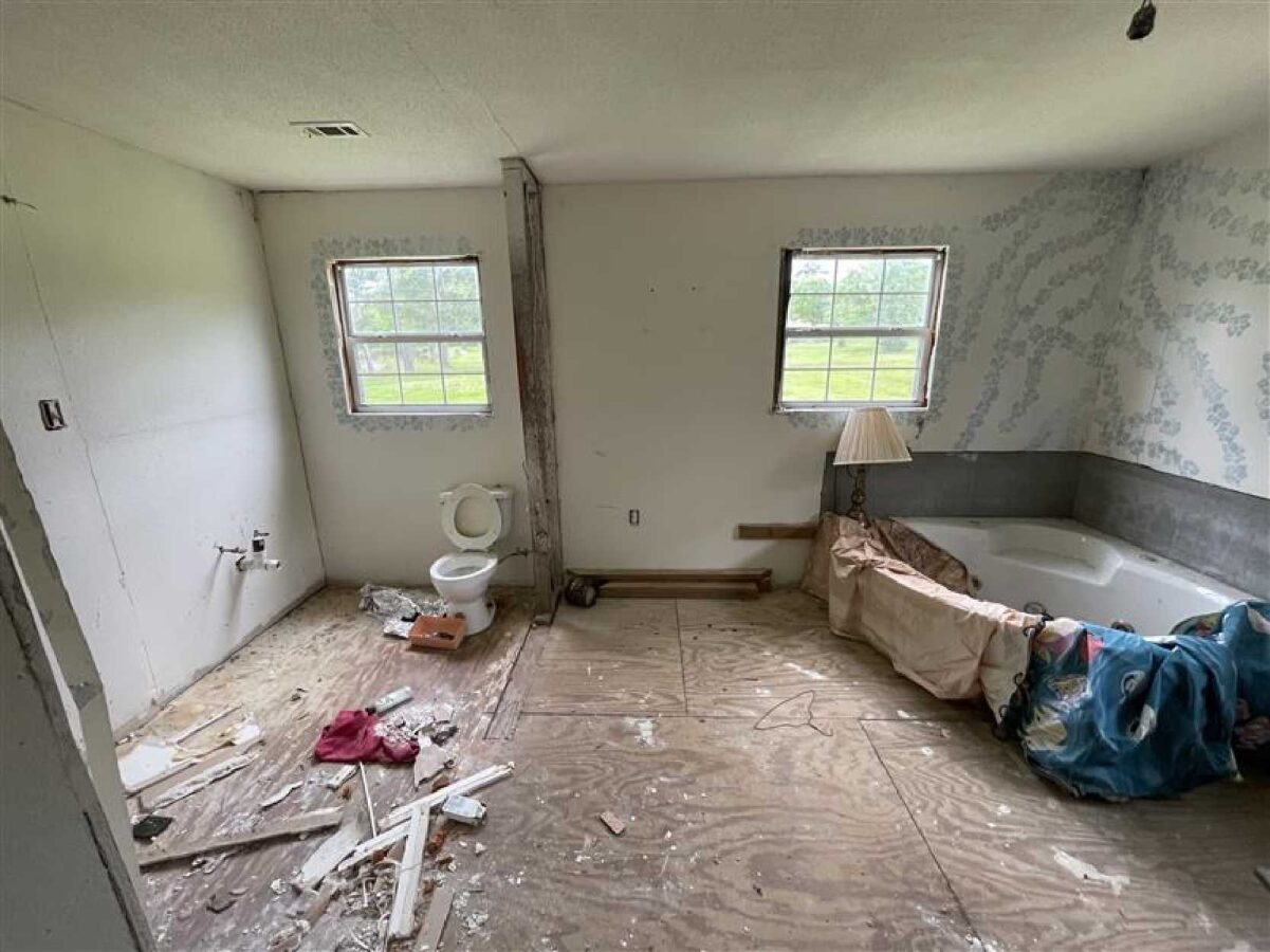 Vidor fix and flip loan — subject property photo 7
