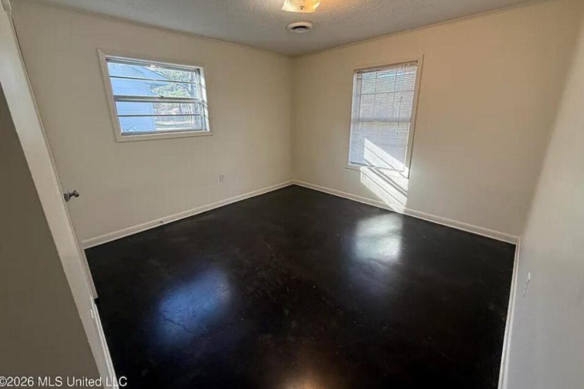 Jackson fix and flip loan — subject property photo 8