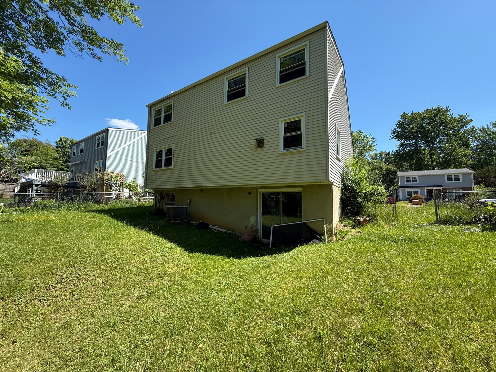 Woodbridge fix and flip loan — subject property photo 4