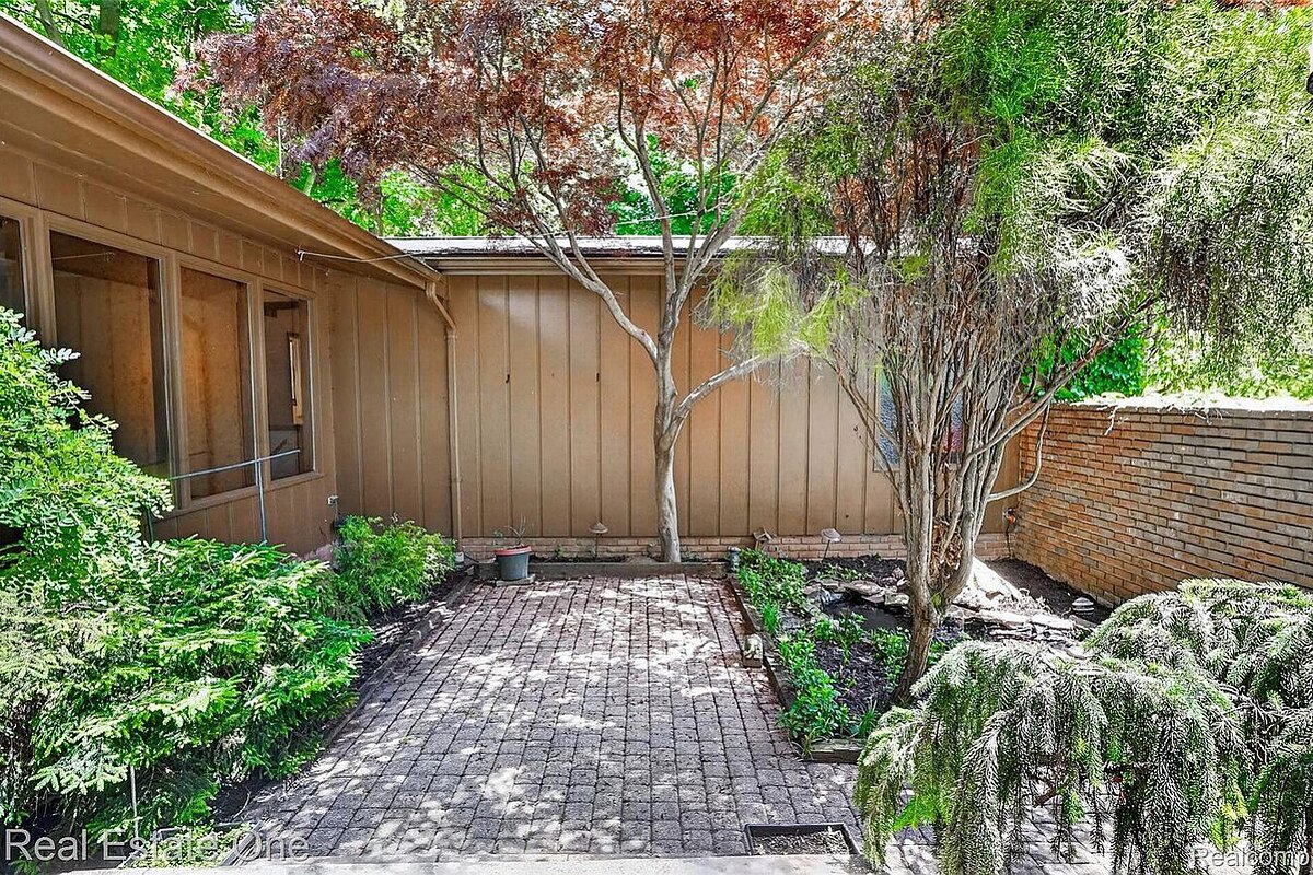 Bloomfield Hills fix and flip loan — subject property photo 7
