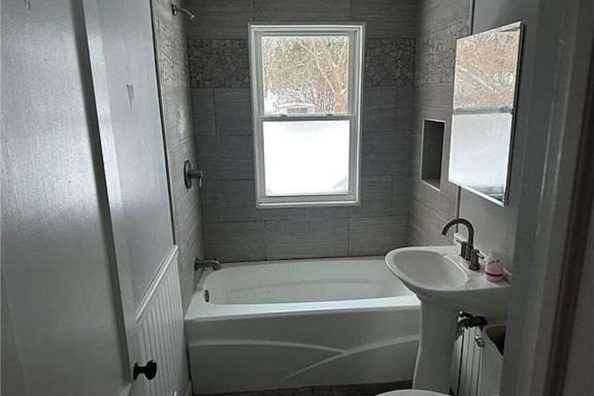 Rome fix and flip loan — subject property photo 9
