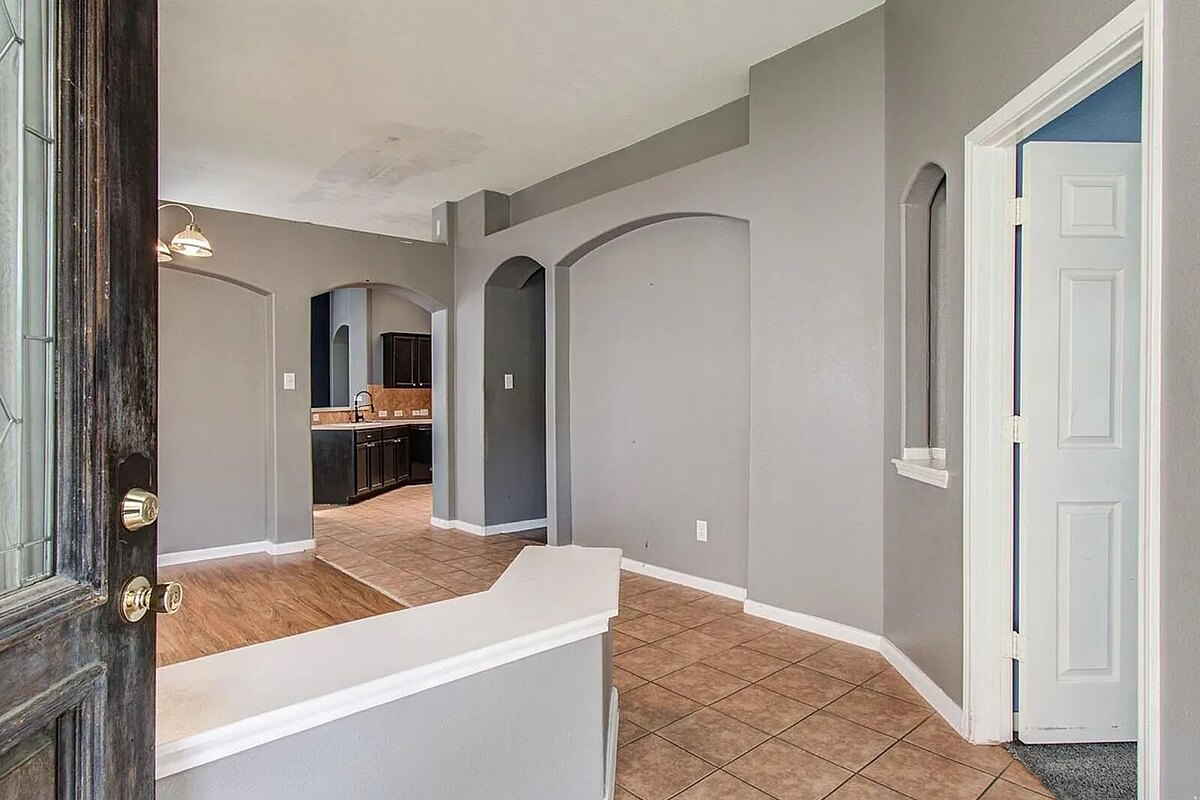 Kingwood fix and flip loan — subject property photo 4