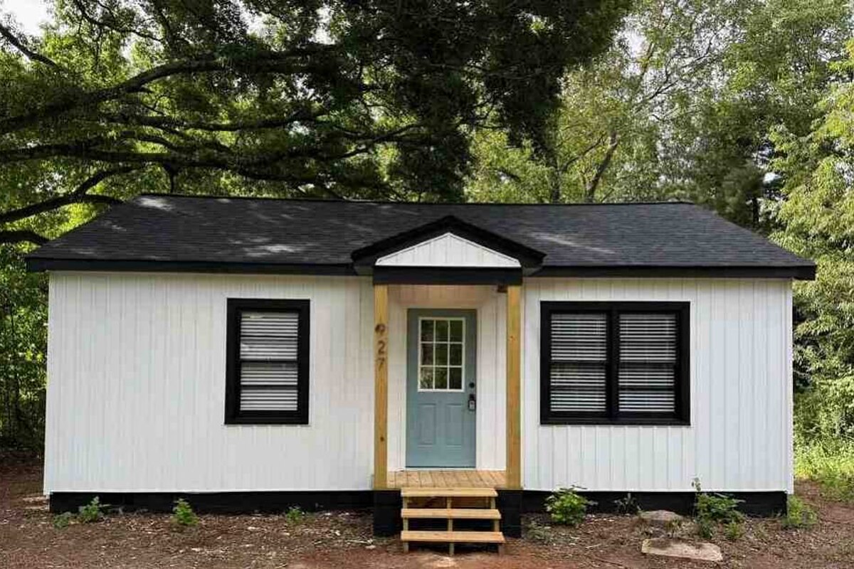 Belmont dscr loan — subject property photo 3