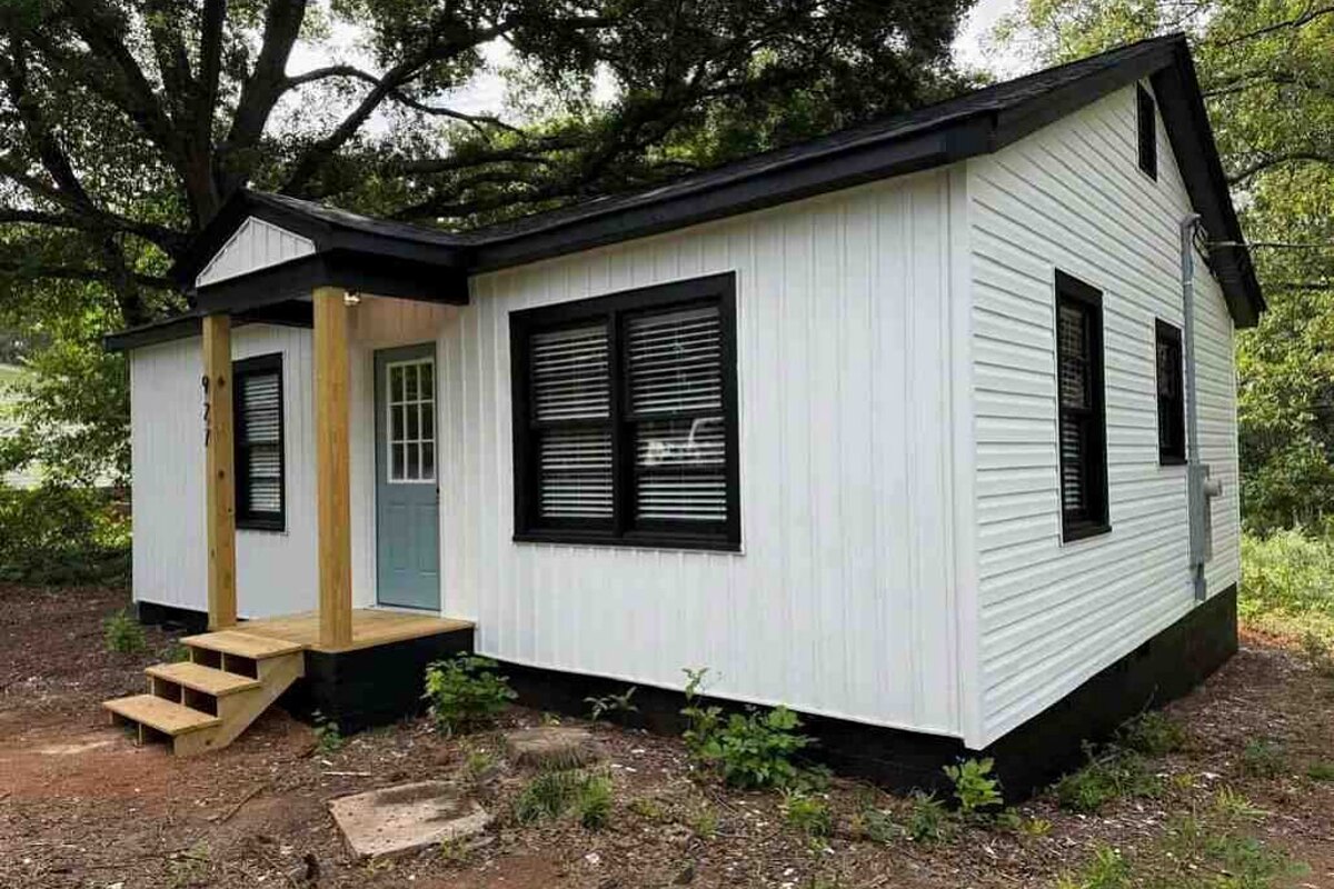 Belmont dscr loan — subject property photo 6