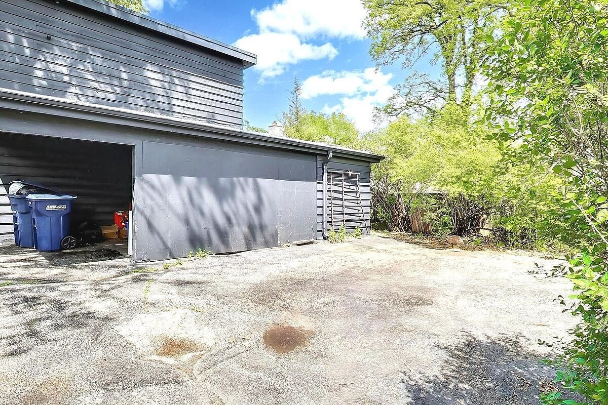 Highland Park fix and flip loan — subject property photo 3