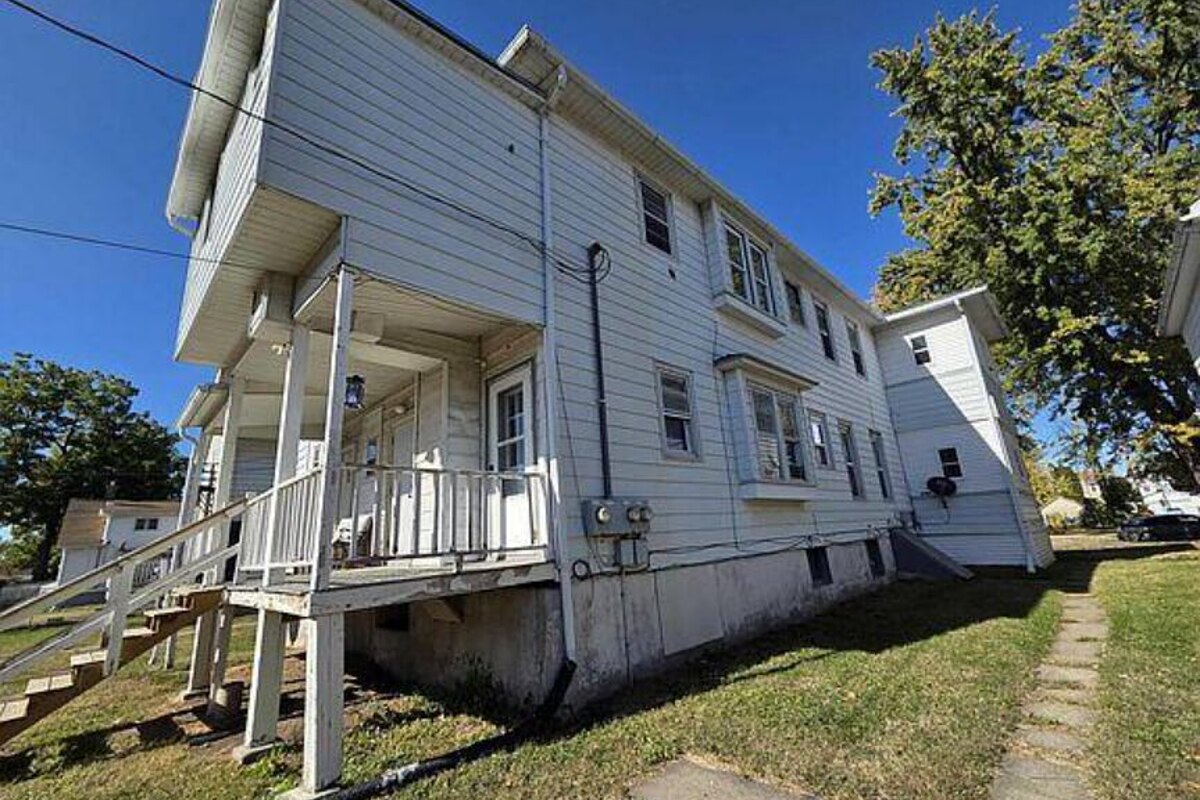Clinton fix and flip loan — subject property photo 2
