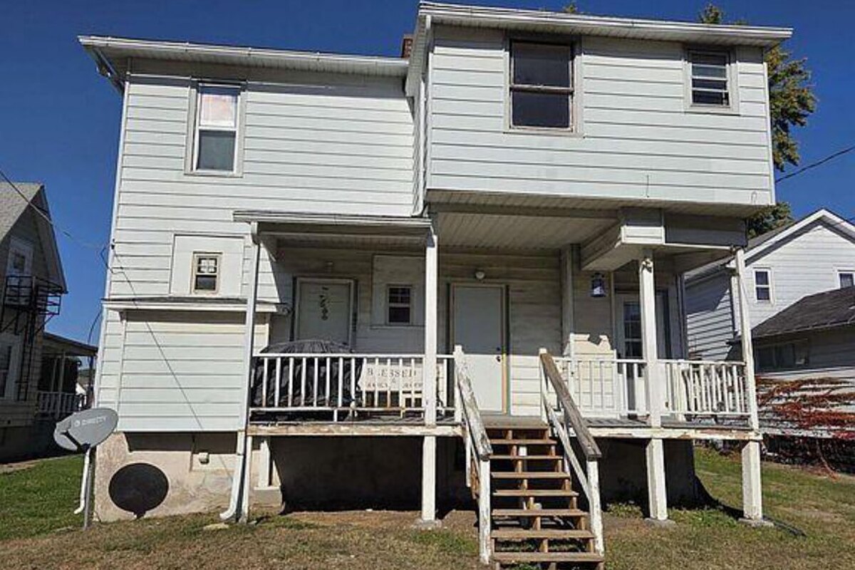 Clinton fix and flip loan — subject property photo 1