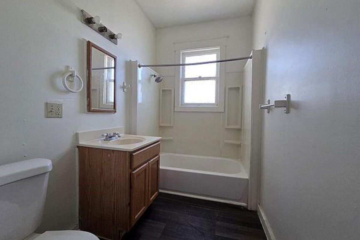 Clinton fix and flip loan — subject property photo 9