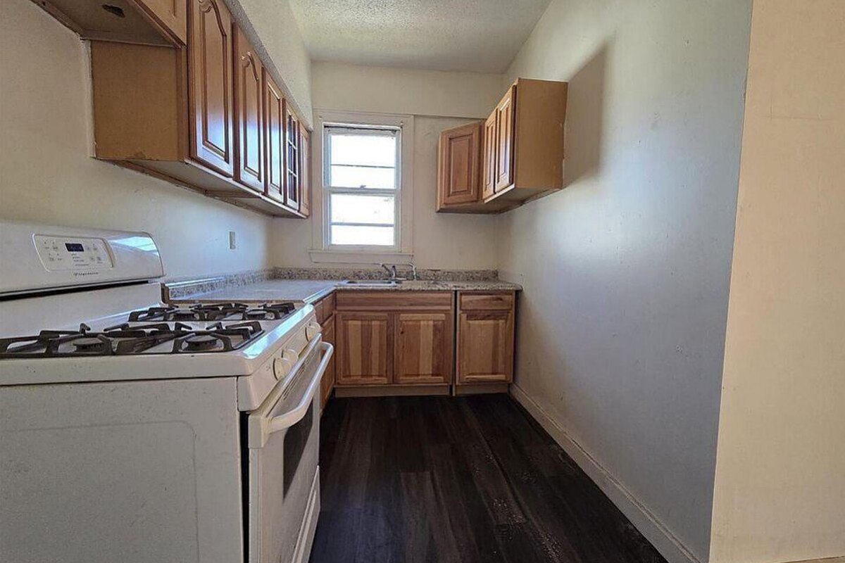 Clinton fix and flip loan — subject property photo 10