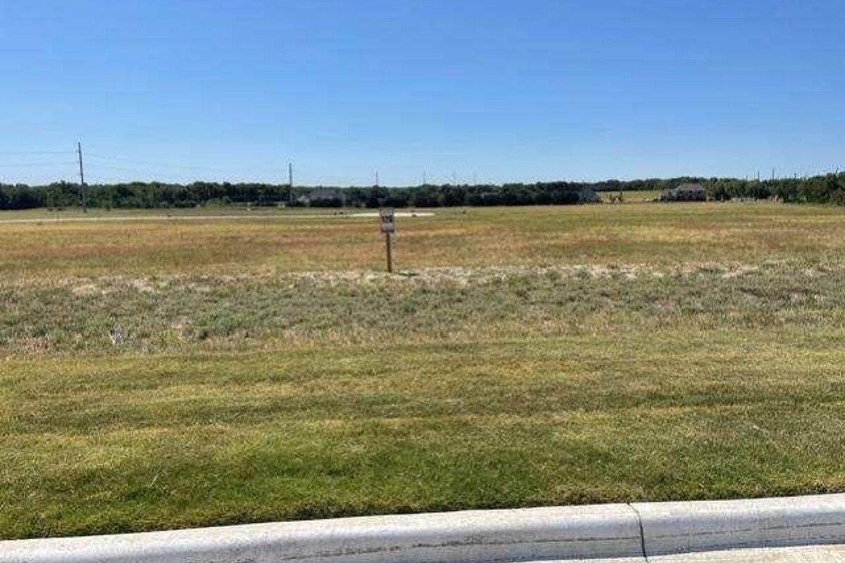 Oak Leaf ground-up construction loan — subject property photo 1