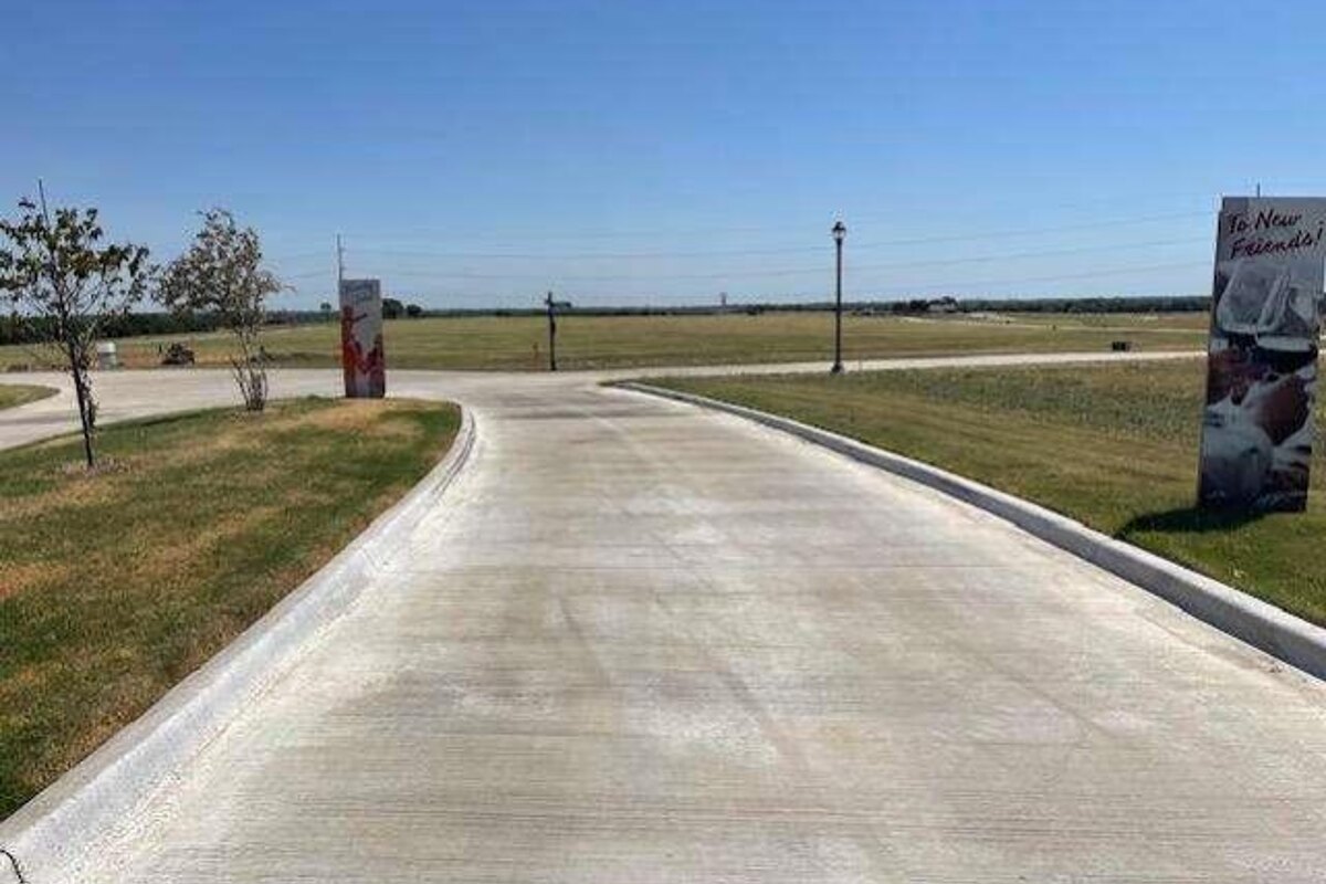 Oak Leaf ground-up construction loan — subject property photo 3