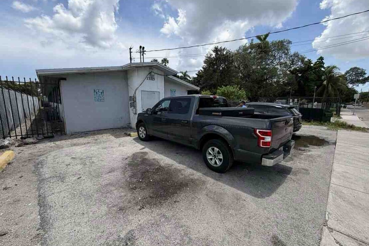 Opa Locka dscr loan — subject property photo 9