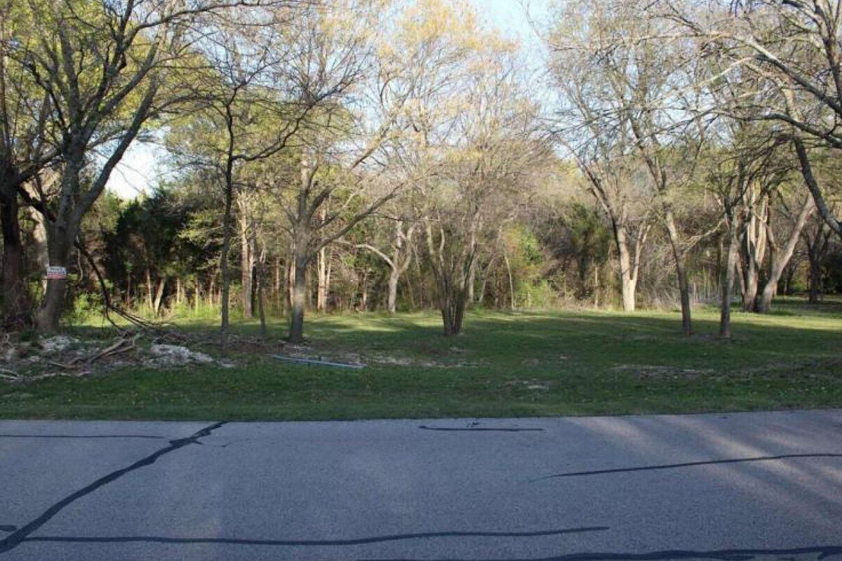 Oak Leaf ground-up construction loan — subject property photo 2