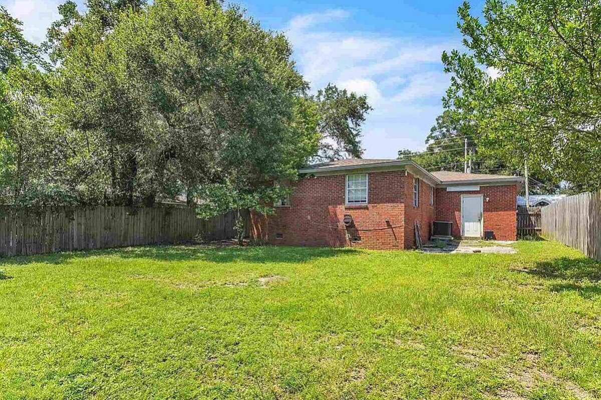 Pensacola fix and flip loan — subject property photo 4
