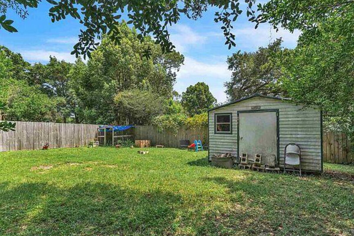 Pensacola fix and flip loan — subject property photo 5
