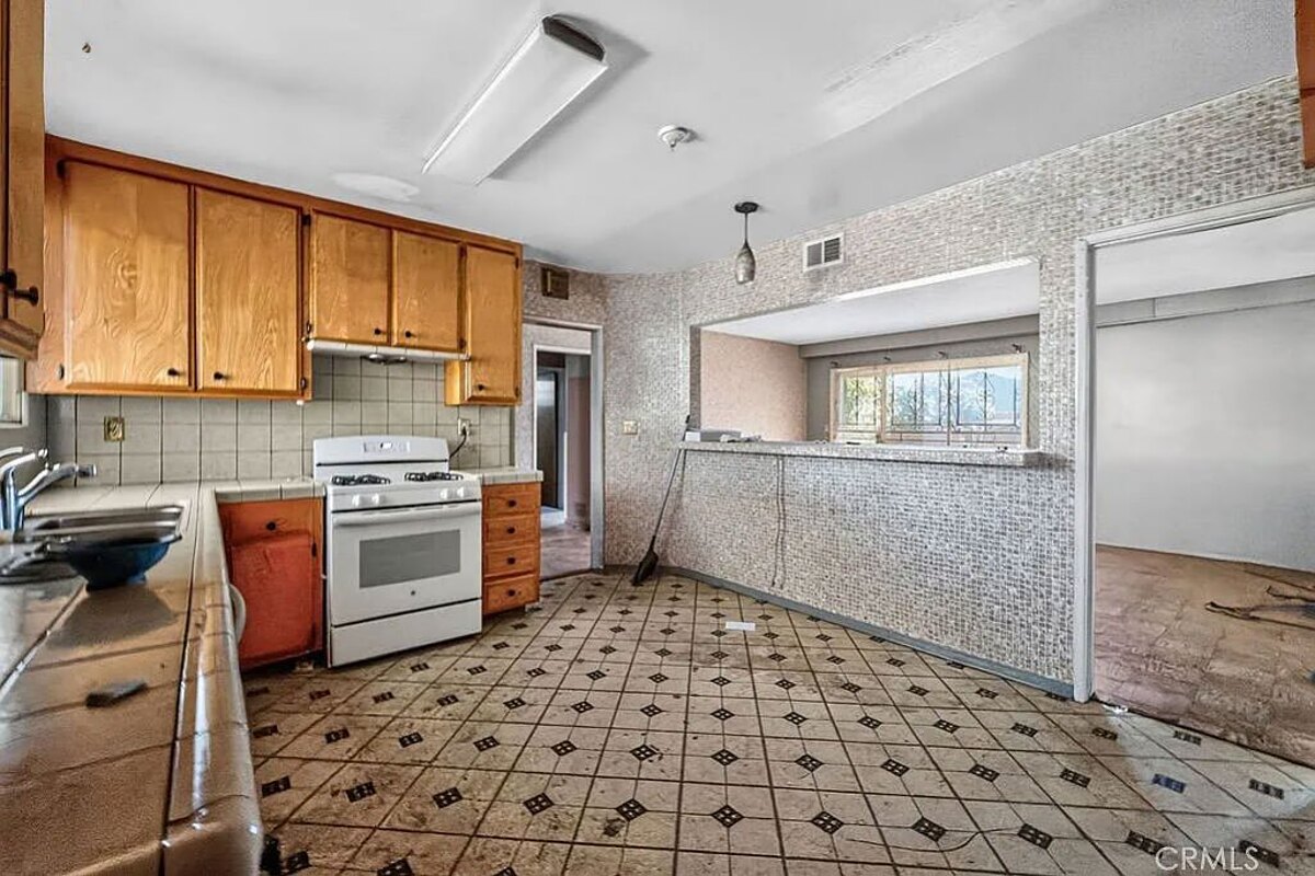 Glendora fix and flip loan — subject property photo 7