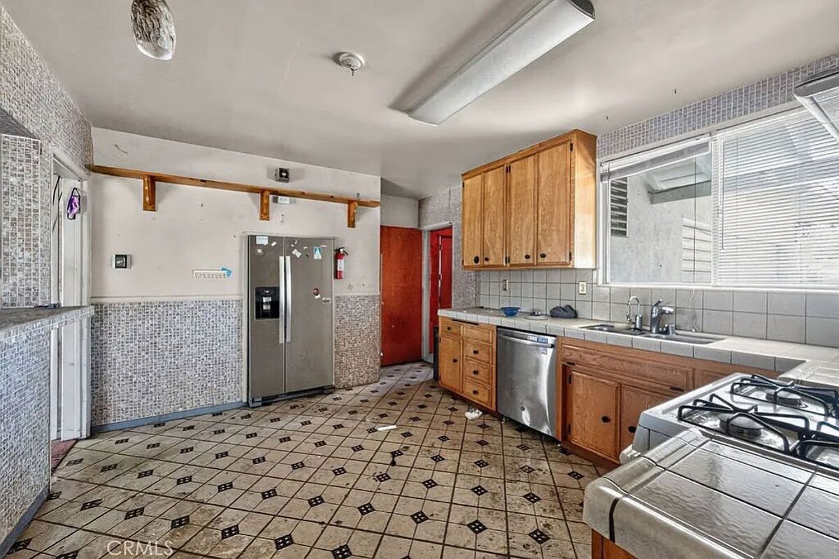 Glendora fix and flip loan — subject property photo 8