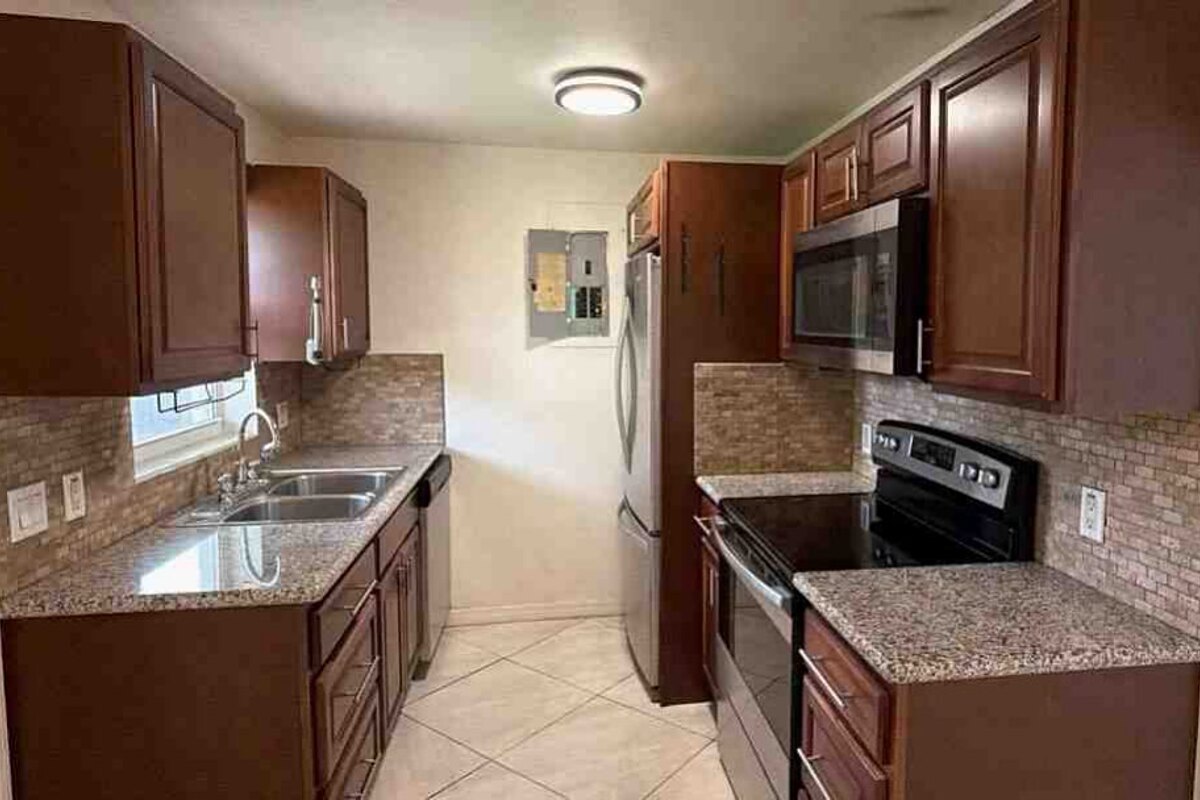 Hollywood dscr loan — subject property photo 5